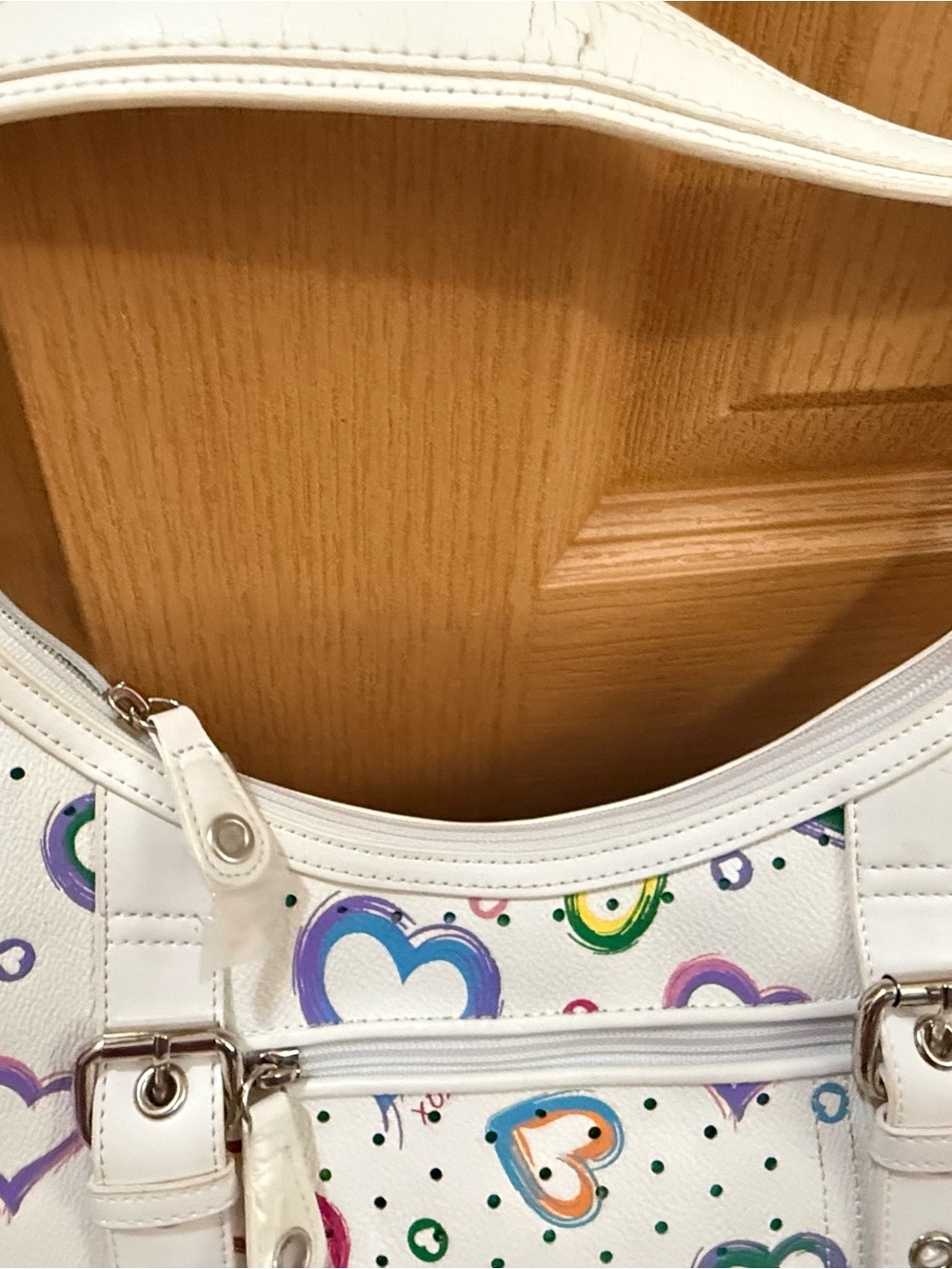 XOXO White Shoulder Bag with Colorful Heart Print - Picture 9 of 9